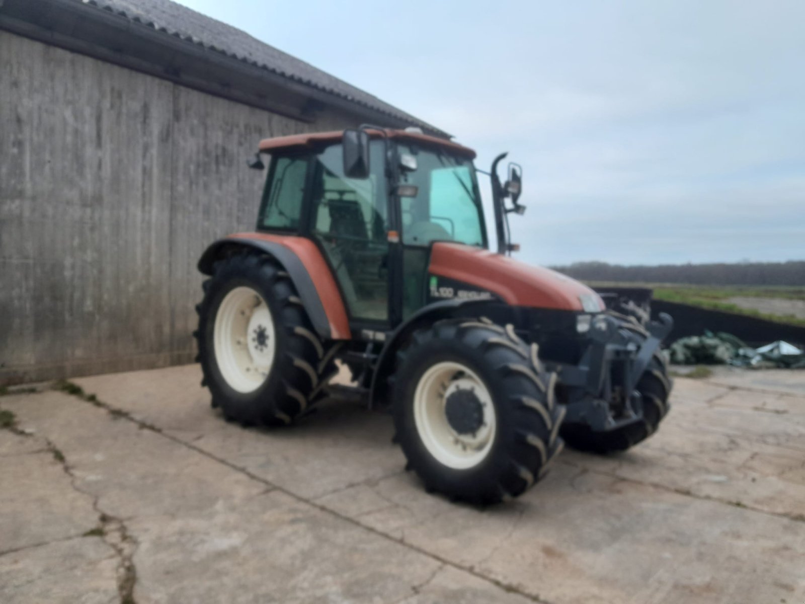 Traktor van het type New Holland TL 100, Gebrauchtmaschine in Creglingen (Foto 3)