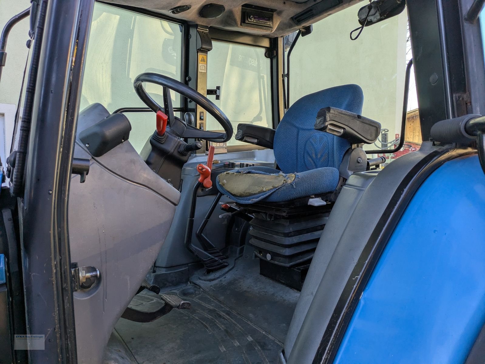 Traktor des Typs New Holland TL 100, Gebrauchtmaschine in Obing (Bild 7)