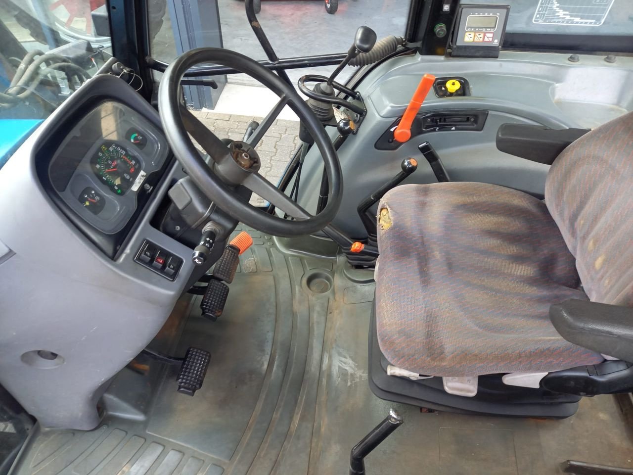 Traktor tipa New Holland TL 70, Gebrauchtmaschine u Boxtel (Slika 8)