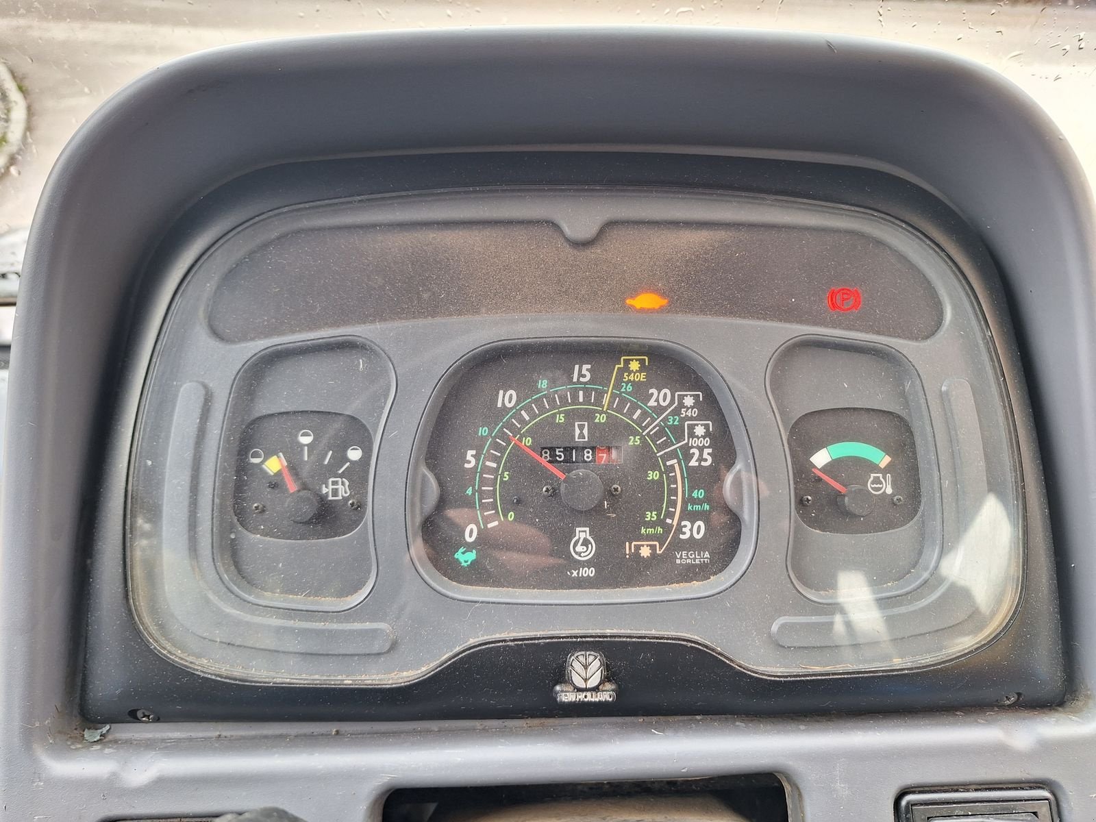 Traktor Türe ait New Holland TL 80, Gebrauchtmaschine içinde Burgkirchen (resim 10)