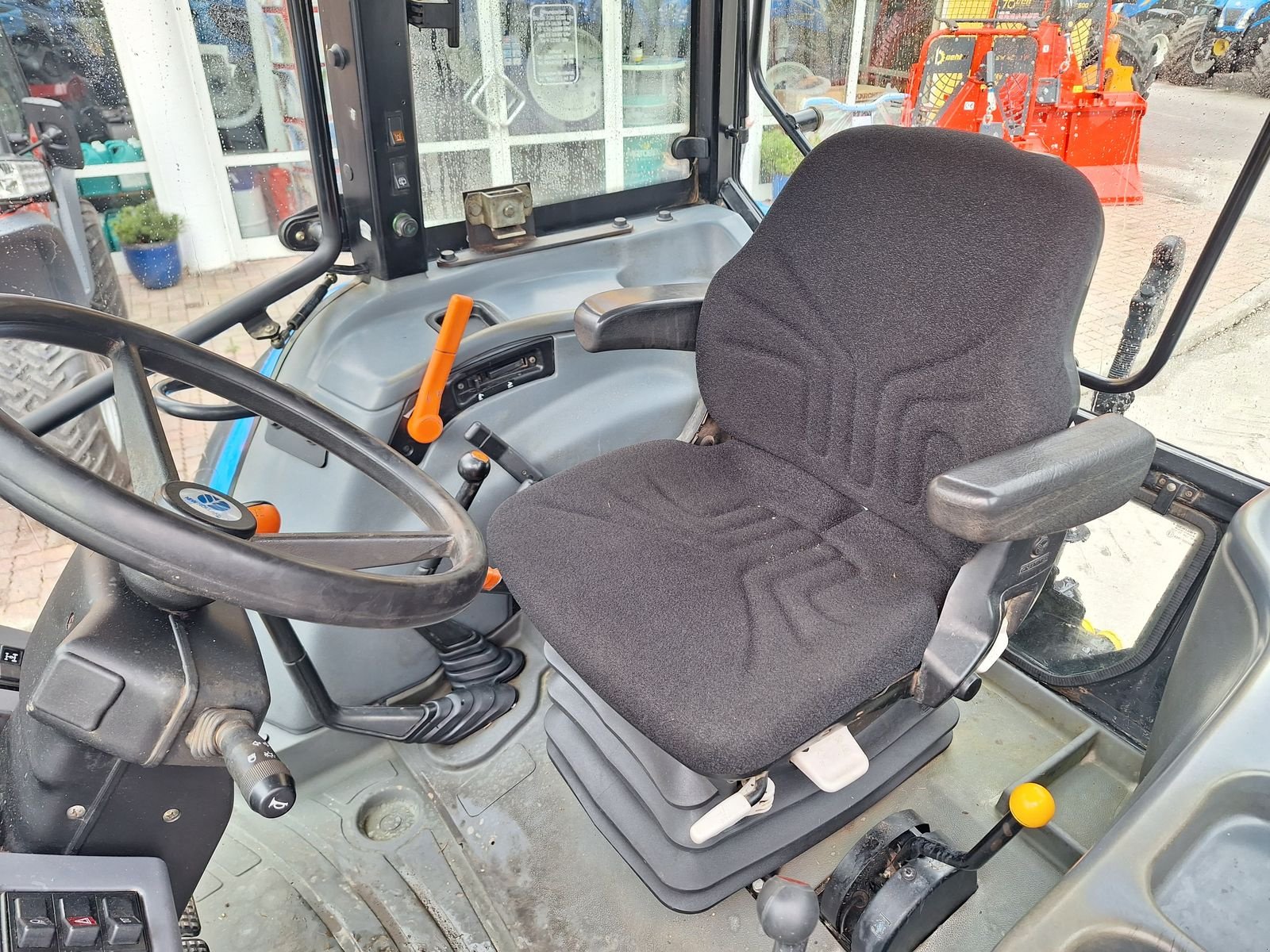 Traktor Türe ait New Holland TL 80, Gebrauchtmaschine içinde Burgkirchen (resim 11)