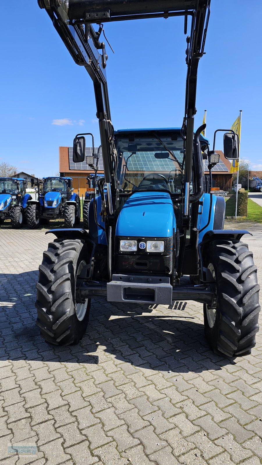 Traktor des Typs New Holland TL 80, Gebrauchtmaschine in Vilshofen (Bild 2)