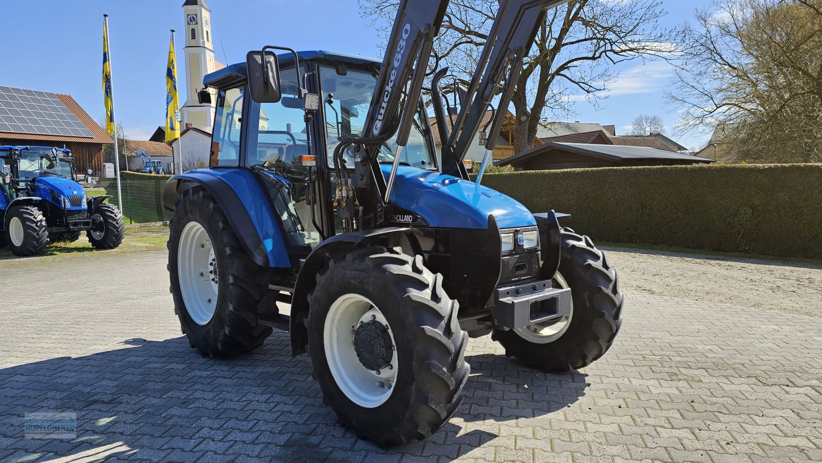 Traktor des Typs New Holland TL 80, Gebrauchtmaschine in Vilshofen (Bild 3)