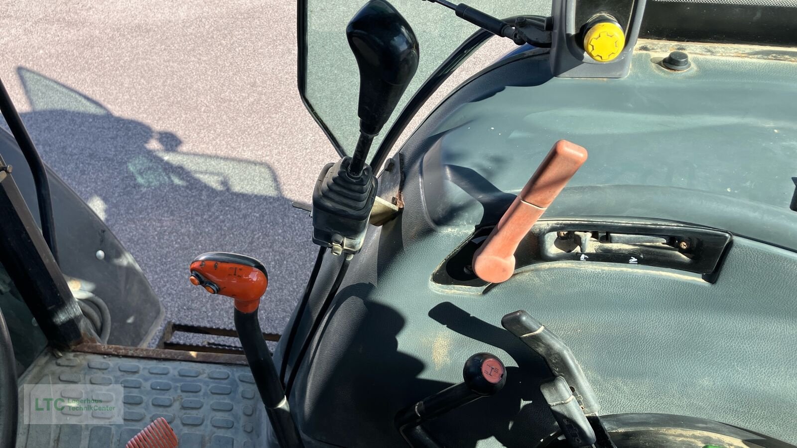 Traktor des Typs New Holland TL 80, Gebrauchtmaschine in Eggendorf (Bild 18)