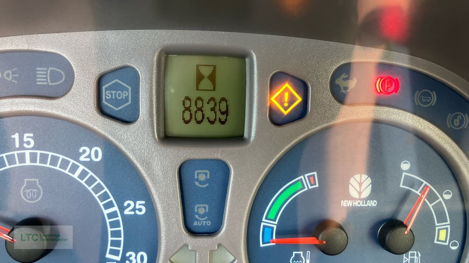 Traktor des Typs New Holland TL 80, Gebrauchtmaschine in Eggendorf (Bild 11)