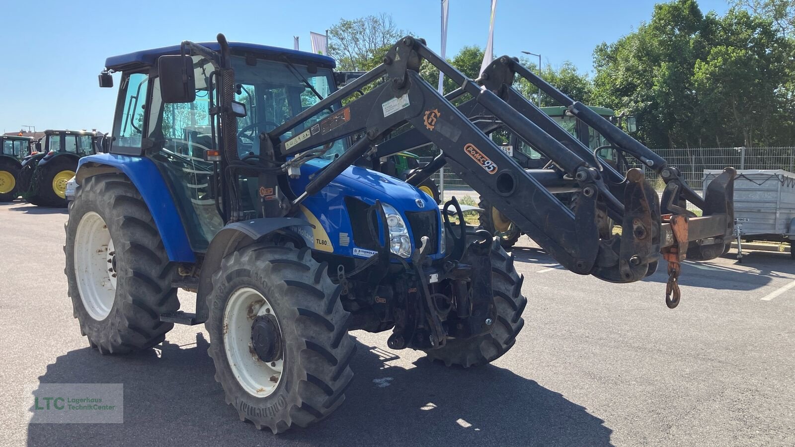 Traktor des Typs New Holland TL 80, Gebrauchtmaschine in Eggendorf (Bild 2)