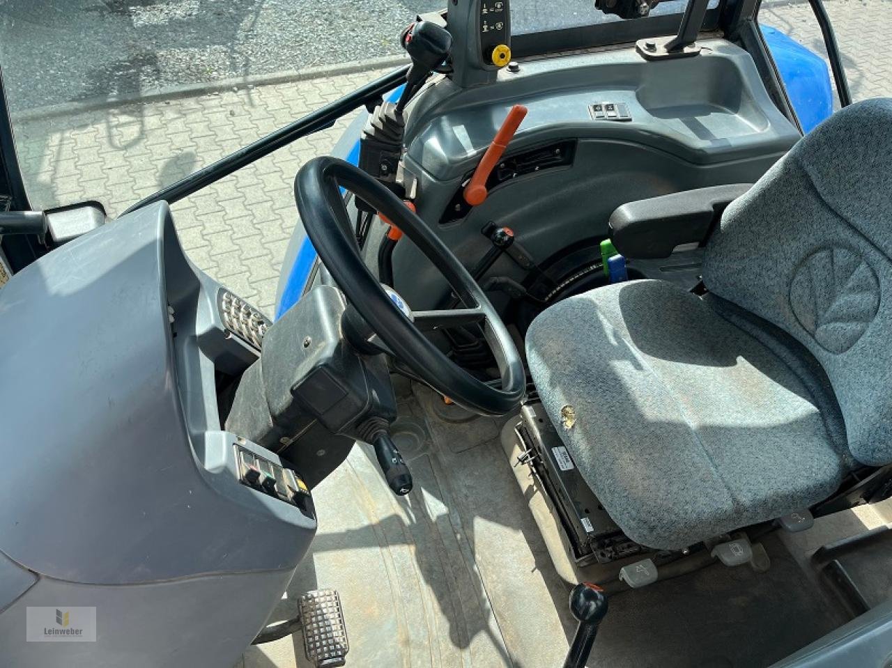 Traktor типа New Holland TL 90 A, Gebrauchtmaschine в Neuhof - Dorfborn (Фотография 6)