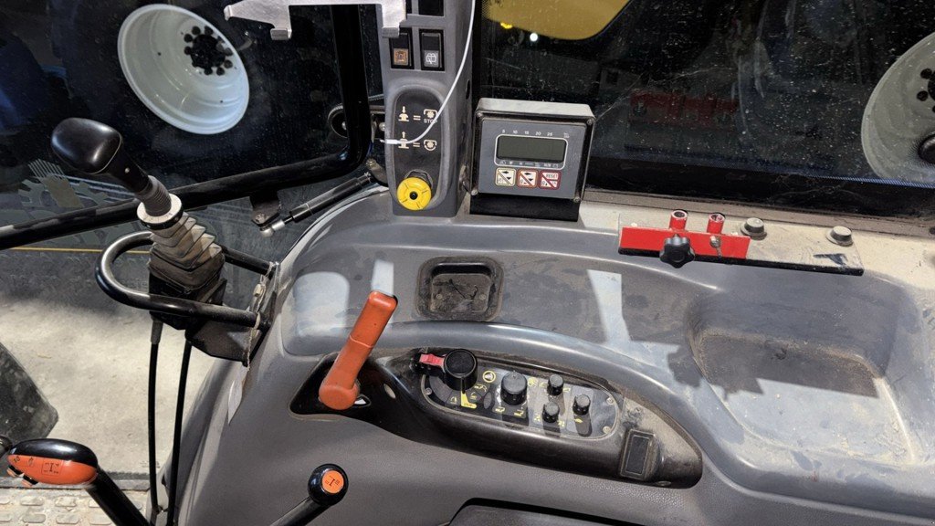 Traktor des Typs New Holland TL 90, Gebrauchtmaschine in Bertschikon (Bild 7)