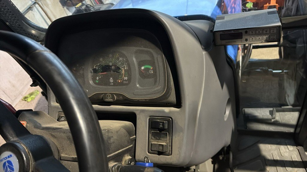 Traktor des Typs New Holland TL 90, Gebrauchtmaschine in Bertschikon (Bild 9)