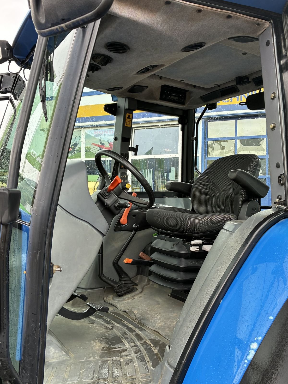 Traktor типа New Holland TL100A (4WD), Gebrauchtmaschine в Villach (Фотография 7)