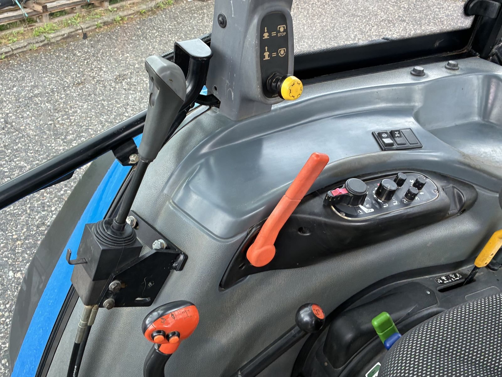 Traktor типа New Holland TL100A (4WD), Gebrauchtmaschine в Villach (Фотография 10)