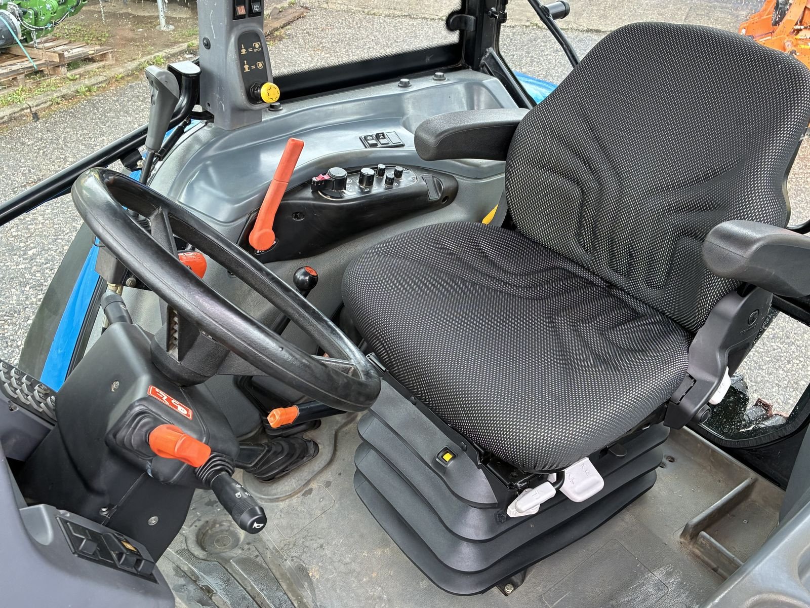 Traktor типа New Holland TL100A (4WD), Gebrauchtmaschine в Villach (Фотография 8)