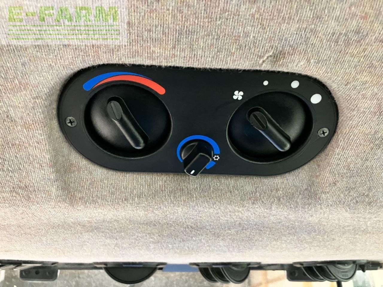 Traktor des Typs New Holland tl100a (4wd) A, Gebrauchtmaschine in Sierning (Bild 15)