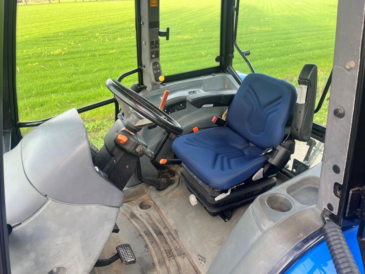 Traktor типа New Holland TL100A, Gebrauchtmaschine в Someren (Фотография 10)