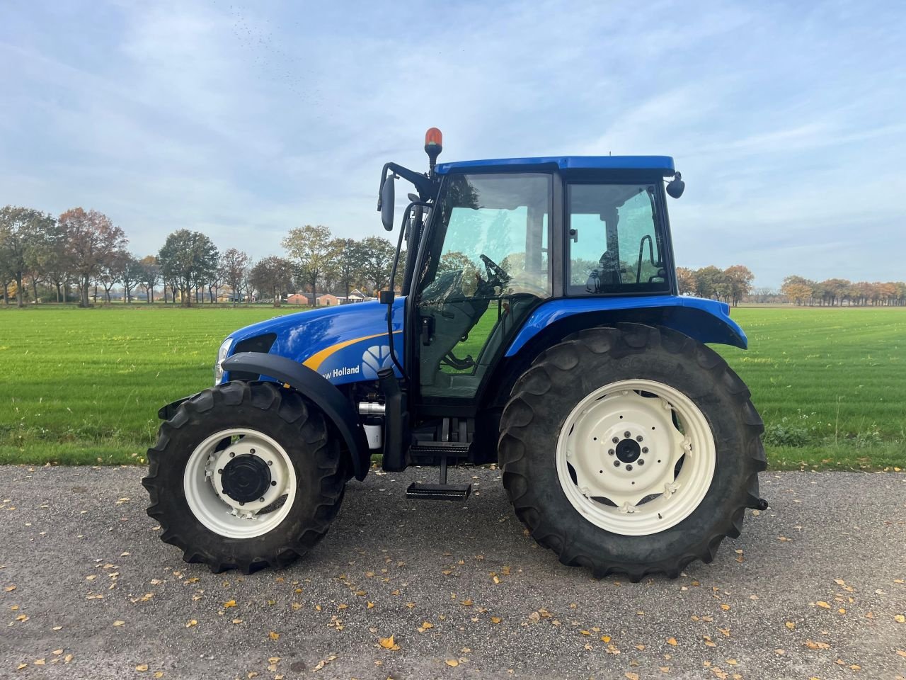 Traktor типа New Holland TL100A, Gebrauchtmaschine в Someren (Фотография 2)