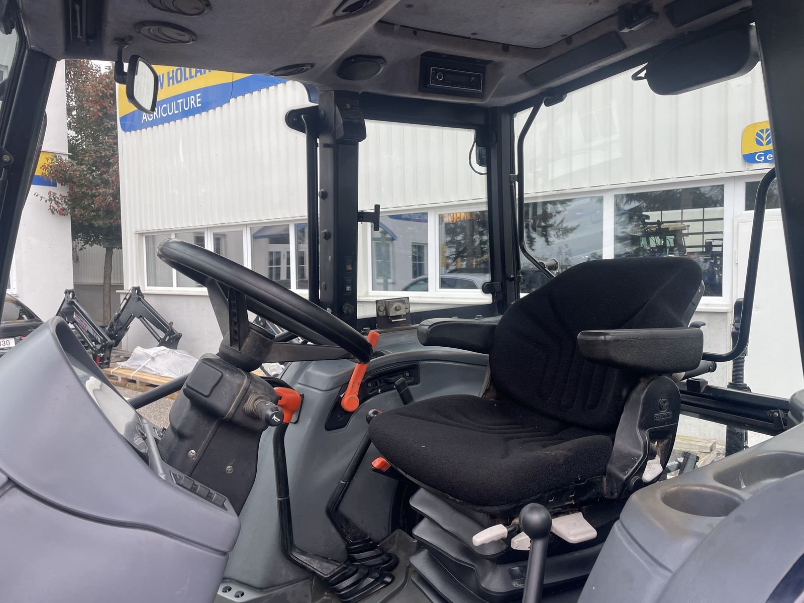 Traktor typu New Holland TL80 (4WD), Gebrauchtmaschine v Burgkirchen (Obrázek 8)