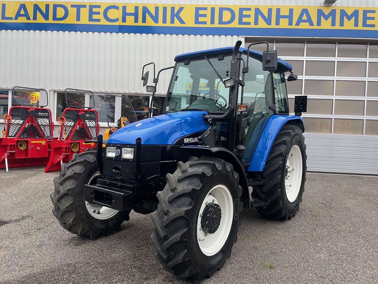 Traktor типа New Holland TL80 (4WD), Gebrauchtmaschine в Burgkirchen (Фотография 1)