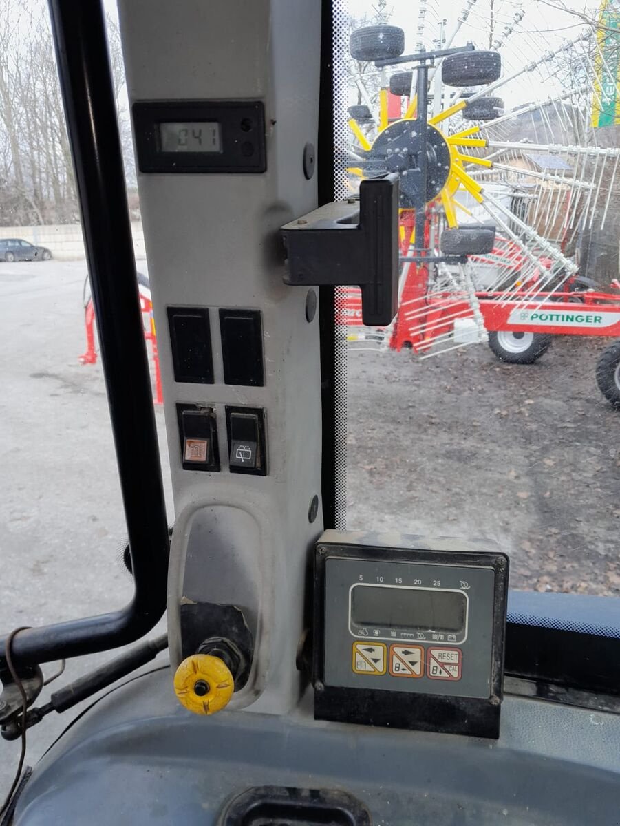 Traktor van het type New Holland TL80, Gebrauchtmaschine in Bergheim (Foto 4)