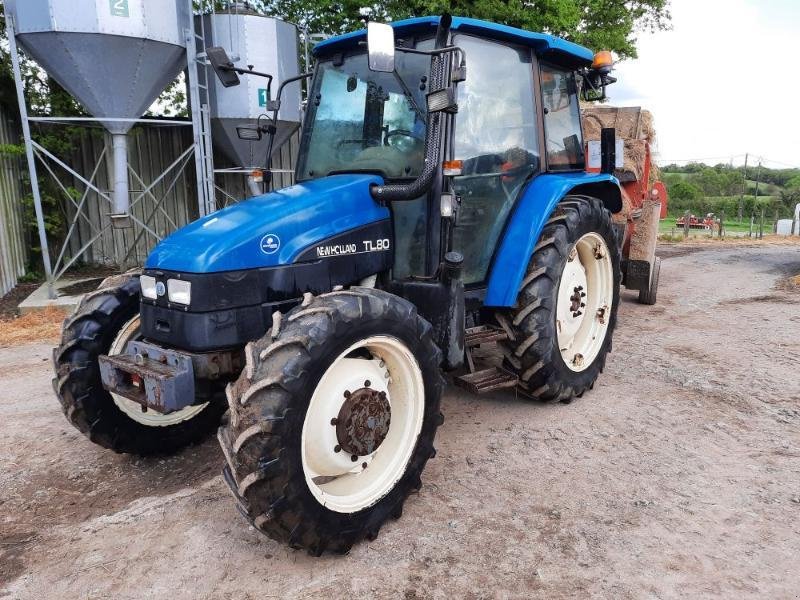 Traktor des Typs New Holland TL80, Gebrauchtmaschine in ANTIGNY (Bild 1)