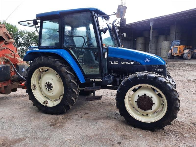 Traktor des Typs New Holland TL80, Gebrauchtmaschine in ANTIGNY (Bild 4)