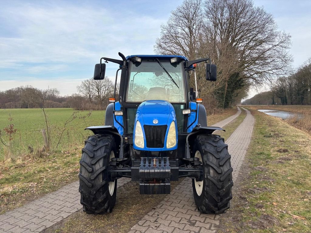 Traktor van het type New Holland TL80A, Gebrauchtmaschine in Wierden (Foto 4)