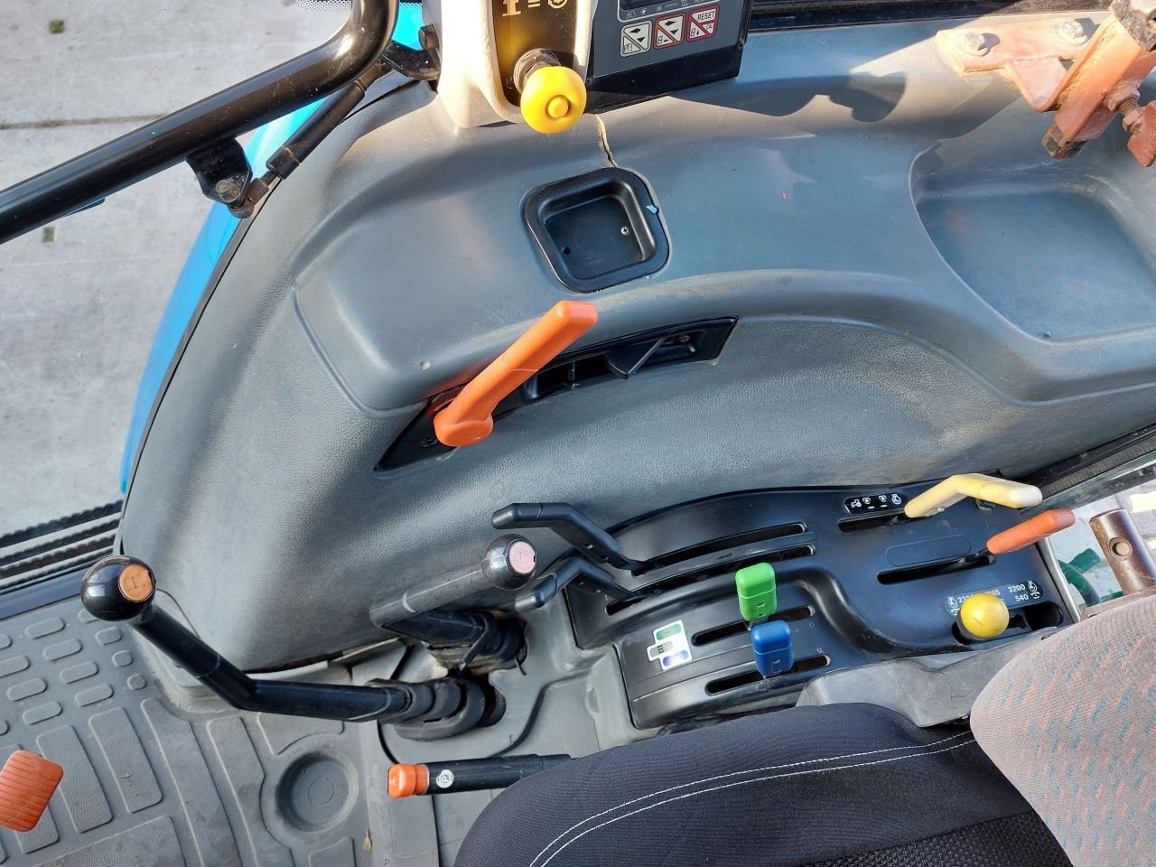 Traktor Türe ait New Holland TL90, Gebrauchtmaschine içinde Ouderkerk aan den IJssel (resim 10)