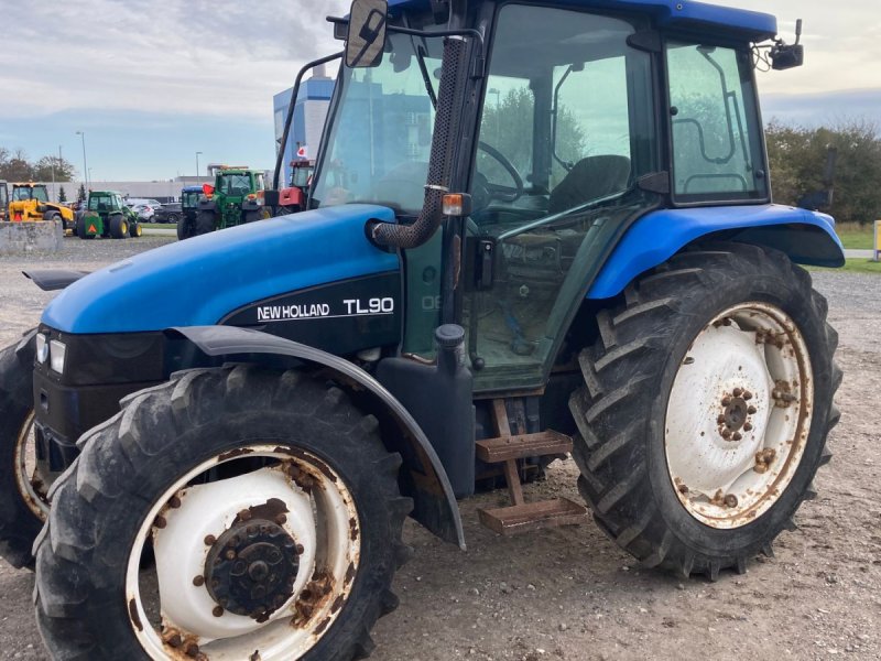 Traktor of the type New Holland TL90A, Gebrauchtmaschine in Glamsbjerg