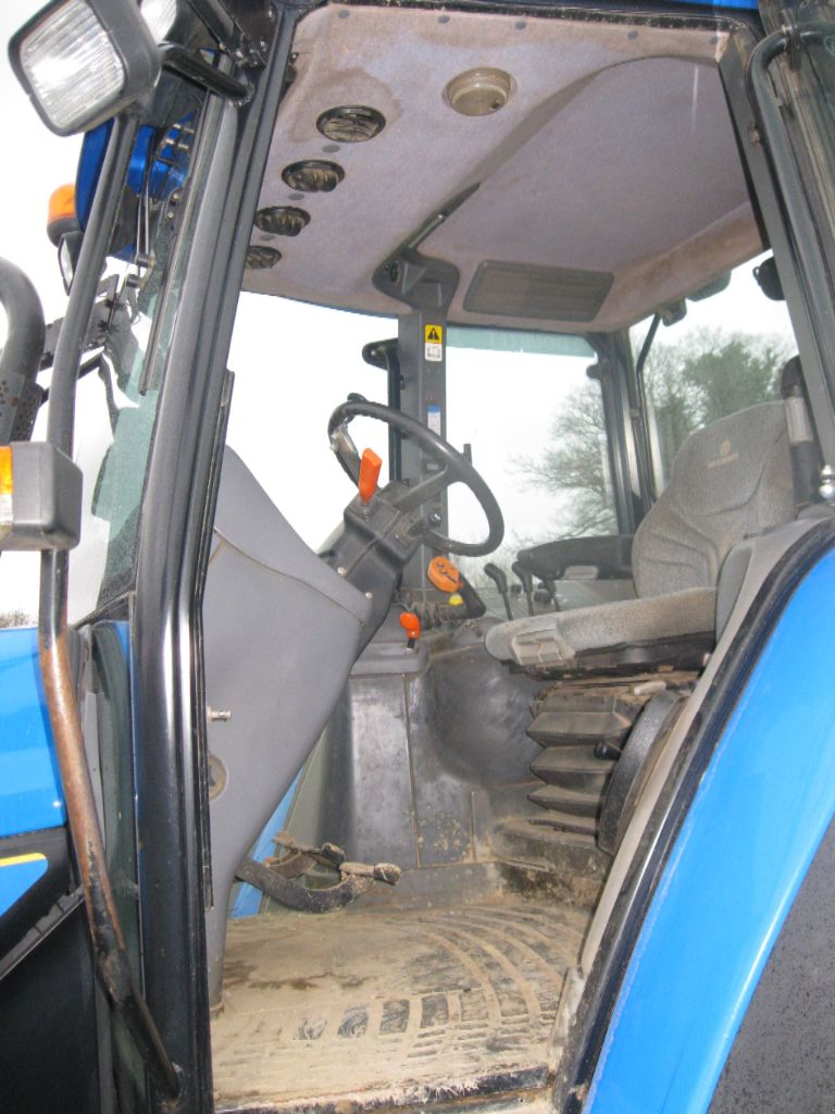 Traktor des Typs New Holland TM 120, Gebrauchtmaschine in BRECE (Bild 7)