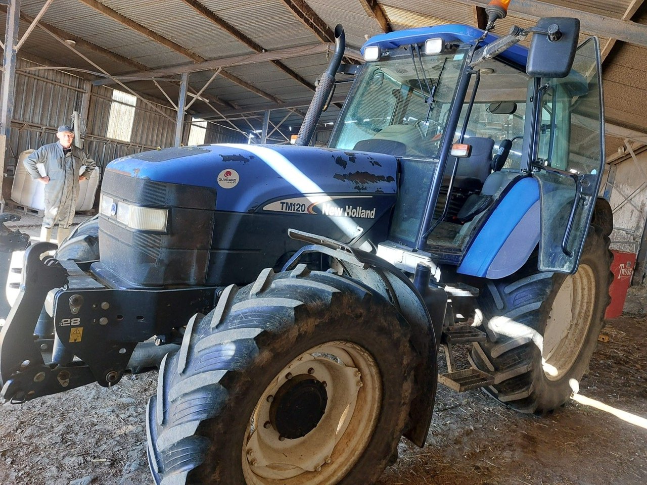 Traktor typu New Holland TM 120, Gebrauchtmaschine v Combrand (Obrázek 2)