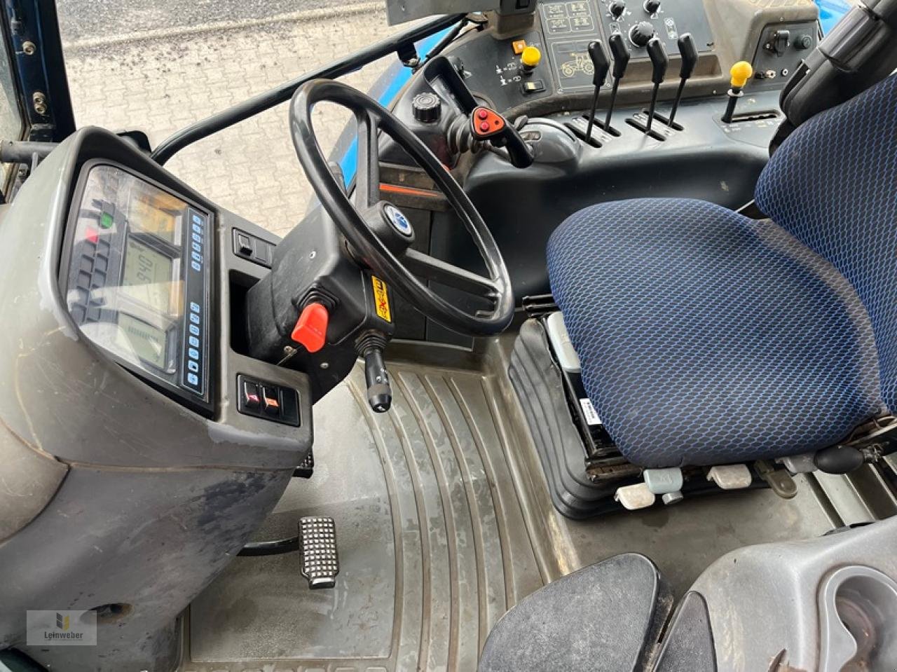 Traktor del tipo New Holland TM 135 A, Gebrauchtmaschine In Neuhof - Dorfborn (Immagine 6)