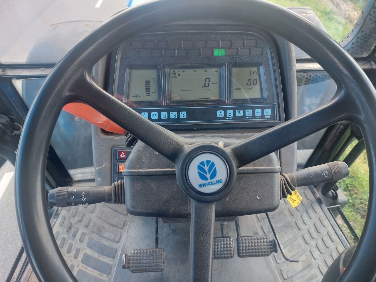 Traktor типа New Holland TM 135, Gebrauchtmaschine в Ouderkerk aan den IJssel (Фотография 8)