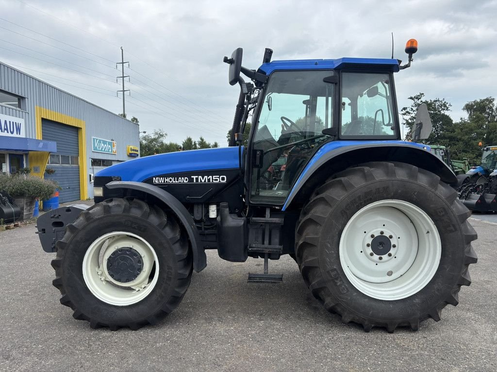 Traktor van het type New Holland TM 150, Gebrauchtmaschine in Heerenveen (Foto 2)
