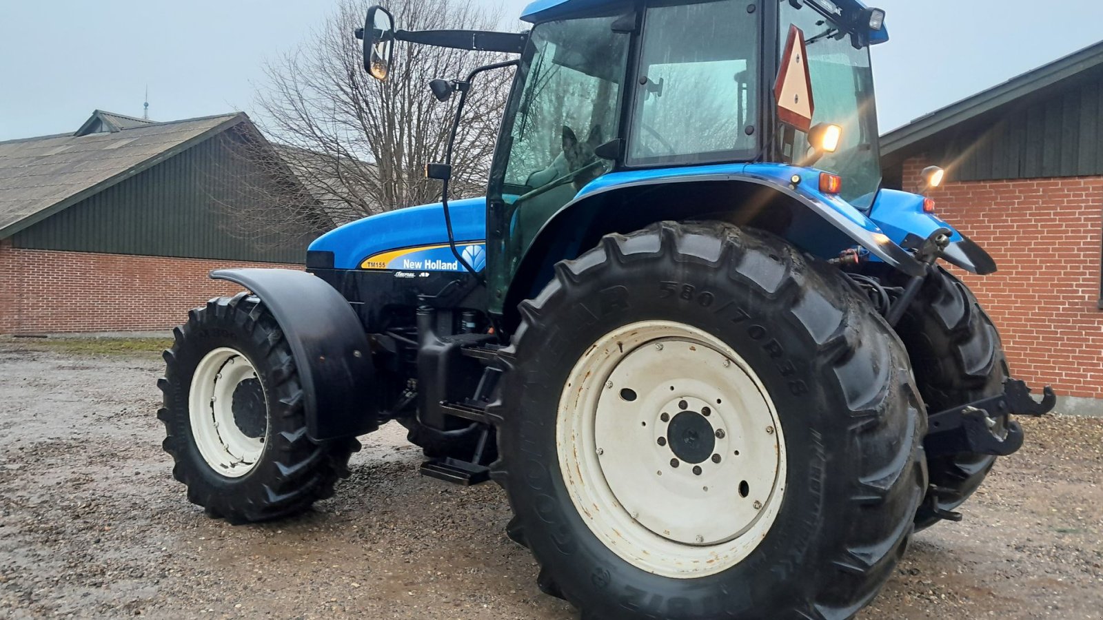 Traktor typu New Holland TM 155 Range Comand med frontlift Super Steer lige klar til sneen med sneplov eller andet, Gebrauchtmaschine w Skive (Zdjęcie 5)
