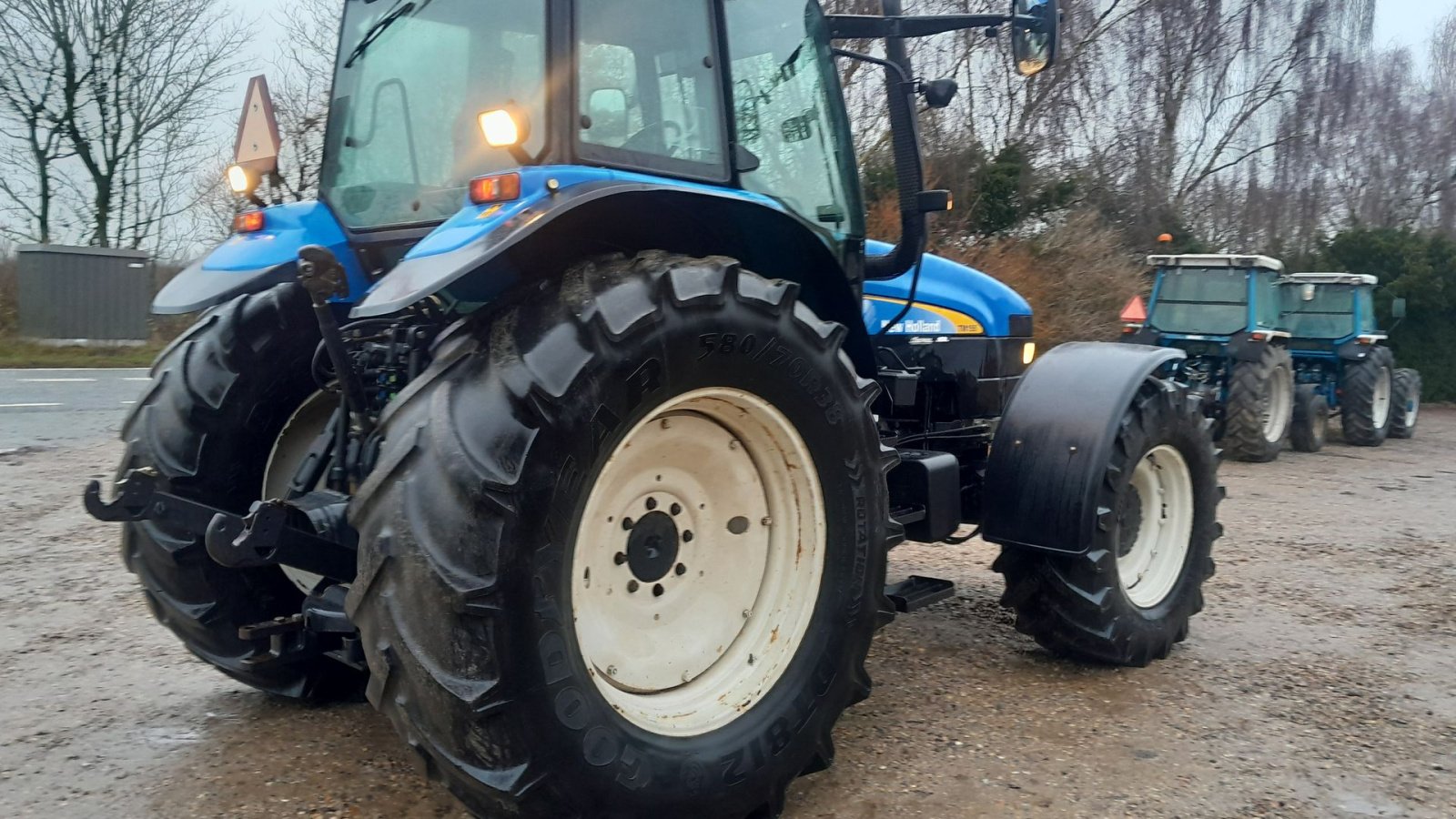 Traktor typu New Holland TM 155 Range Comand med frontlift Super Steer lige klar til sneen med sneplov eller andet, Gebrauchtmaschine w Skive (Zdjęcie 3)