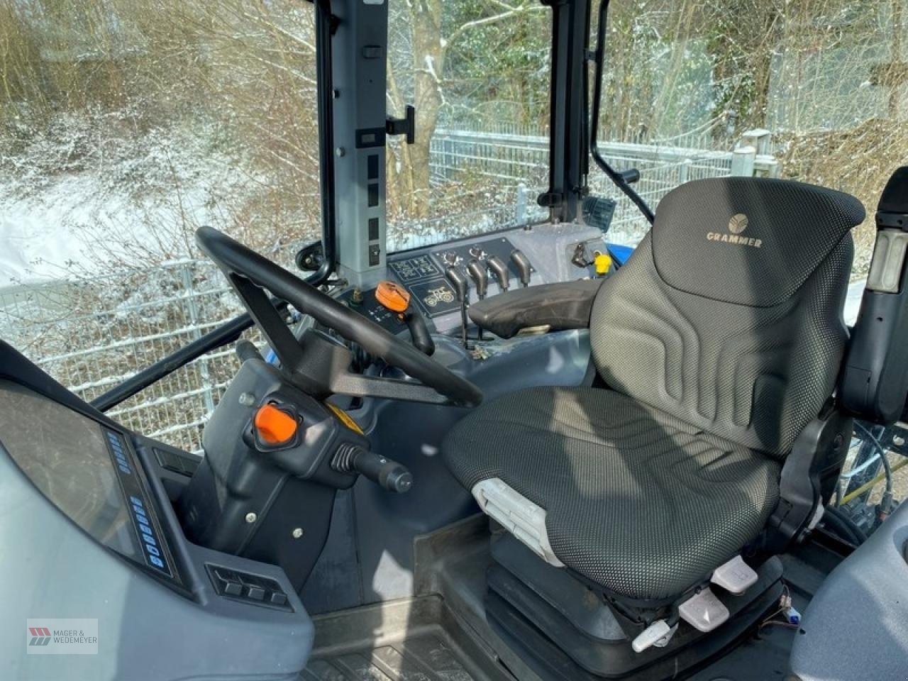 Traktor des Typs New Holland TM 155, Gebrauchtmaschine in Oyten (Bild 8)