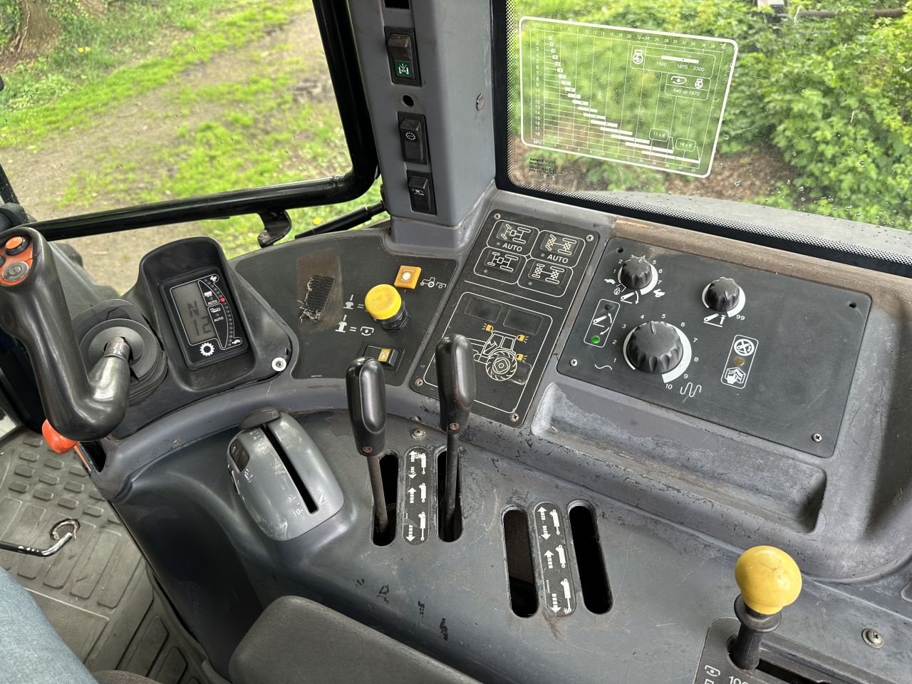 Traktor des Typs New Holland TM 165, Gebrauchtmaschine in Rossum (Bild 9)