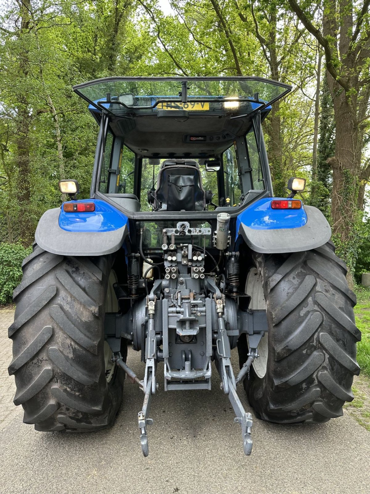 Traktor des Typs New Holland TM 165, Gebrauchtmaschine in Rossum (Bild 4)