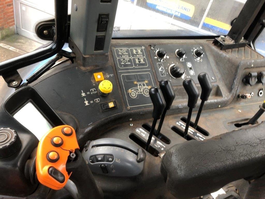 Traktor typu New Holland TM 175 Med aff. foraksel, Gebrauchtmaschine v Tinglev (Obrázek 12)