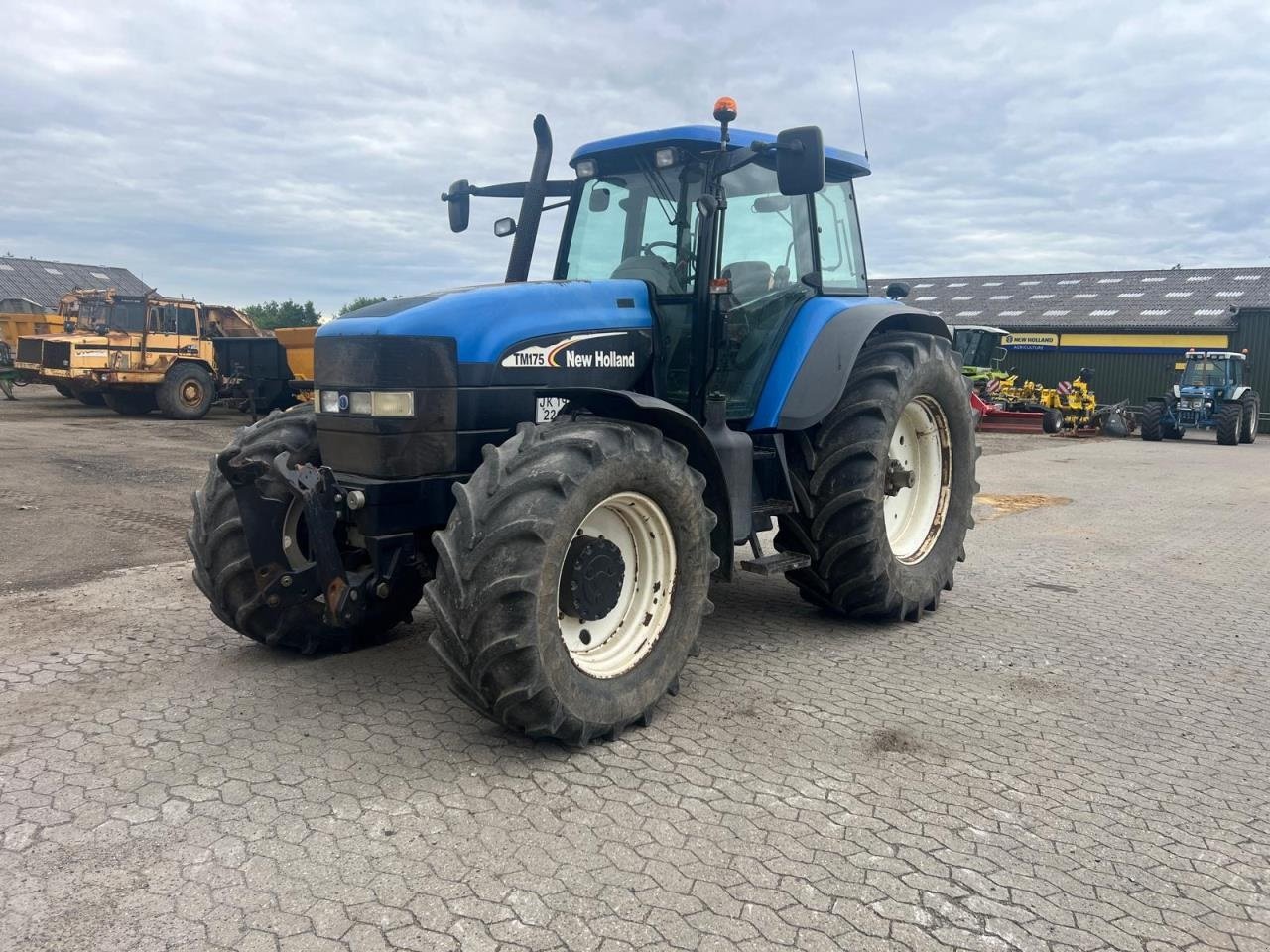 Traktor tipa New Holland TM 175, Gebrauchtmaschine u Middelfart (Slika 1)