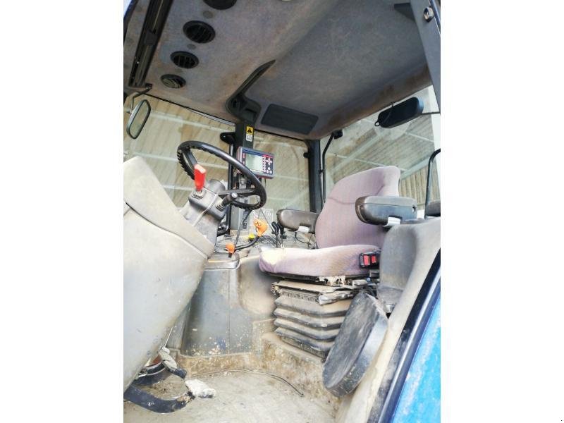 Traktor des Typs New Holland TM120, Gebrauchtmaschine in CHAUMONT (Bild 3)