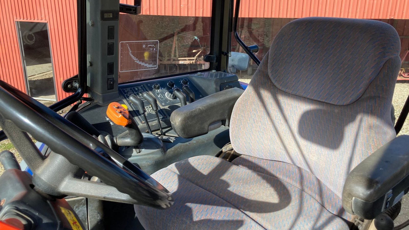 Traktor типа New Holland TM130, Gebrauchtmaschine в Skive (Фотография 9)