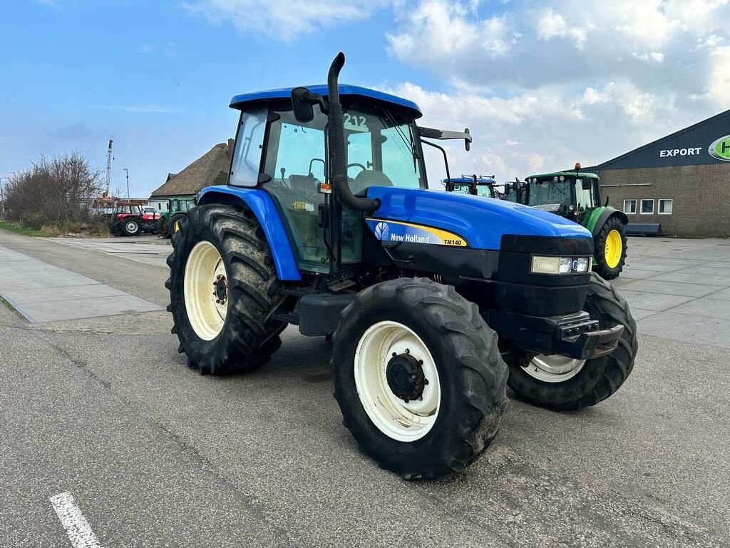 Traktor des Typs New Holland TM140, Gebrauchtmaschine in Callantsoog (Bild 3)