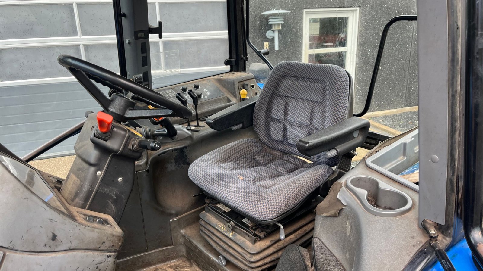 Traktor van het type New Holland TM150 Med frontlift, Gebrauchtmaschine in Lintrup (Foto 5)