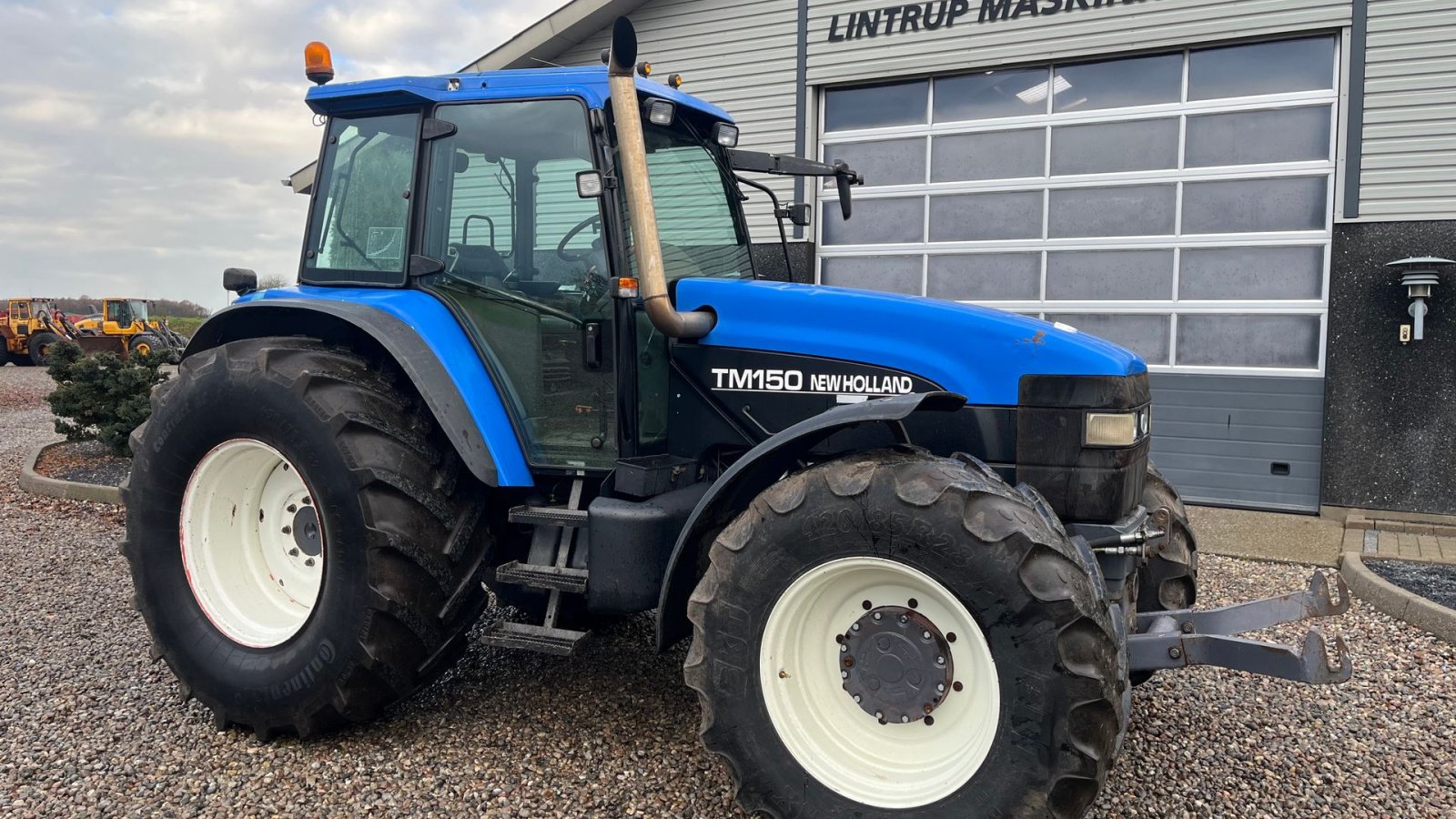 Traktor van het type New Holland TM150 Med frontlift, Gebrauchtmaschine in Lintrup (Foto 15)