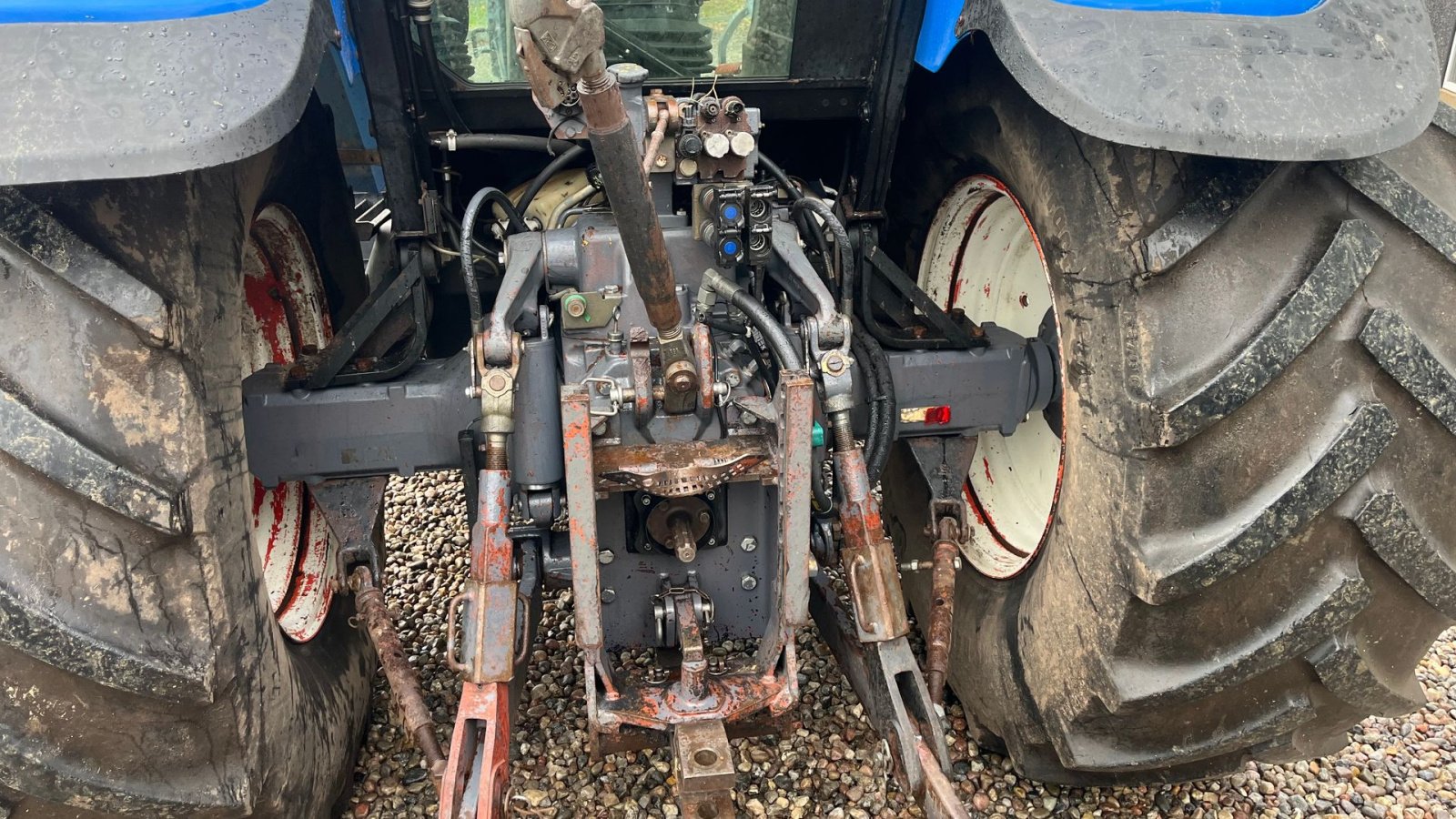 Traktor van het type New Holland TM150 Med frontlift, Gebrauchtmaschine in Lintrup (Foto 4)