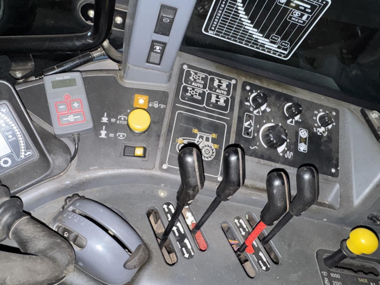 Traktor typu New Holland TM150, Gebrauchtmaschine v Hadsten (Obrázek 6)