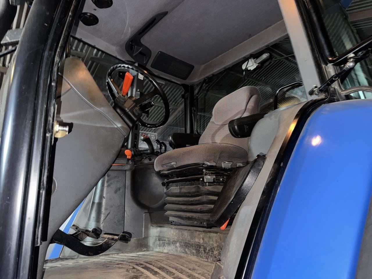 Traktor typu New Holland TM150, Gebrauchtmaschine v Hadsten (Obrázek 4)