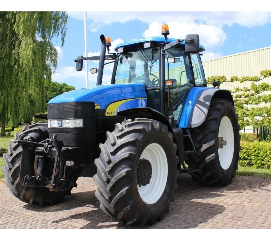 Traktor типа New Holland TM175, Gebrauchtmaschine в Bant (Фотография 1)