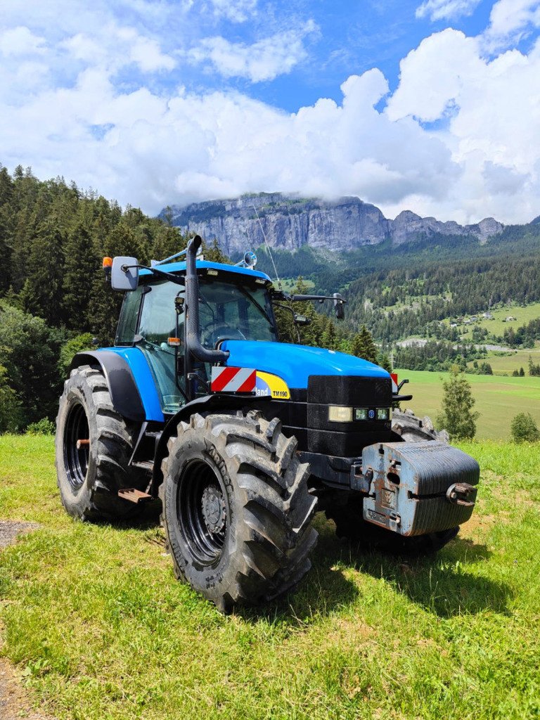 Traktor от тип New Holland TM190 Traktor, Gebrauchtmaschine в Chur (Снимка 1)