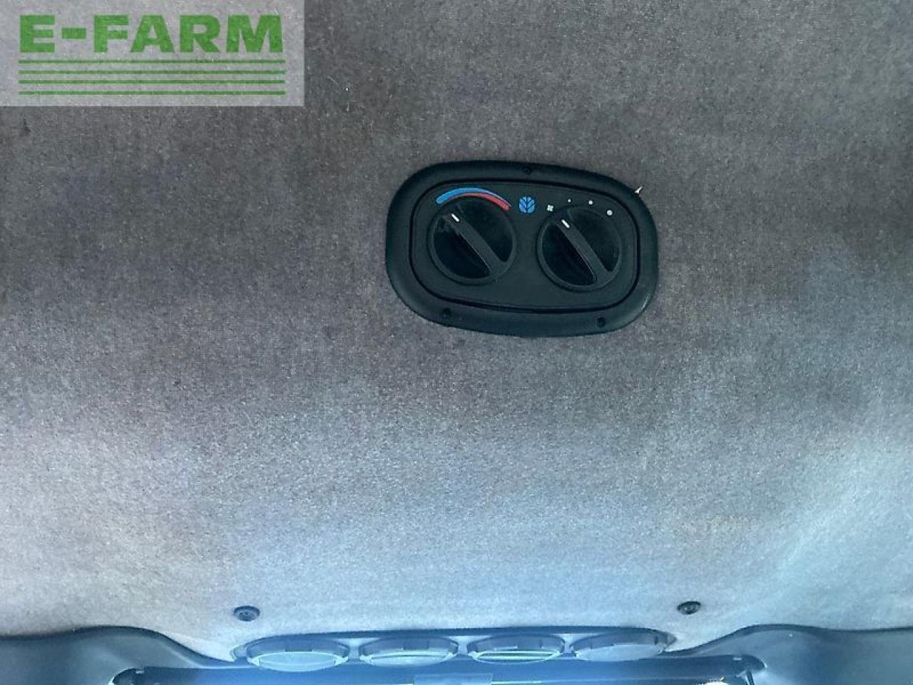 Traktor of the type New Holland tn55d tractor (st25205) D, Gebrauchtmaschine in SHAFTESBURY (Picture 18)